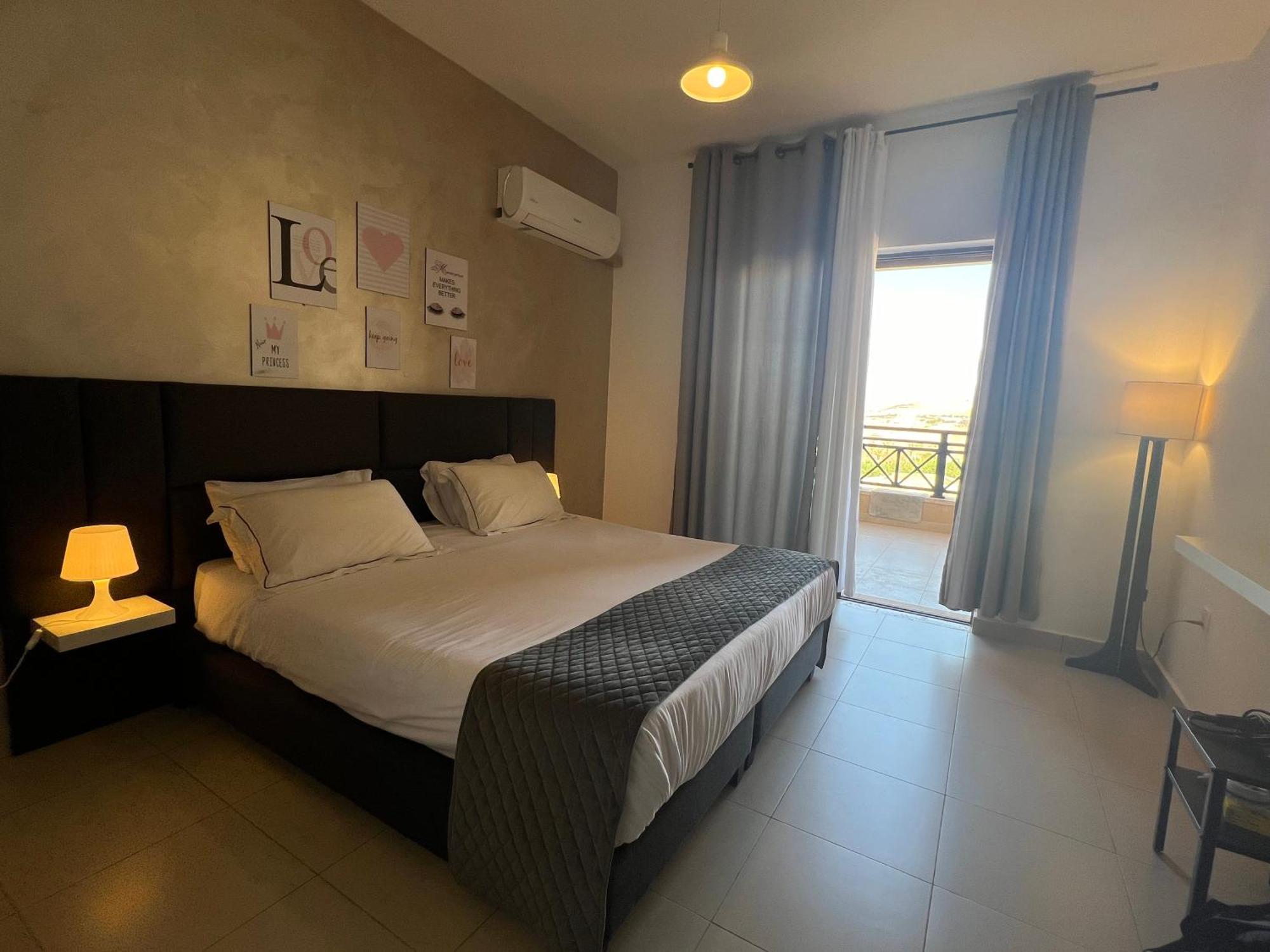 Spacious Apartments With Sea View At Samarah Resort Sweimeh Buitenkant foto
