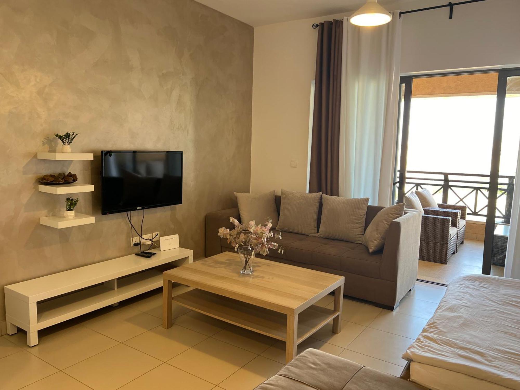 Spacious Apartments With Sea View At Samarah Resort Sweimeh Buitenkant foto