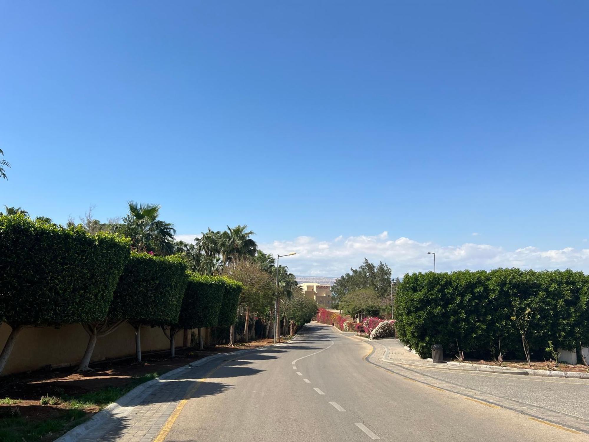 Spacious Apartments With Sea View At Samarah Resort Sweimeh Buitenkant foto